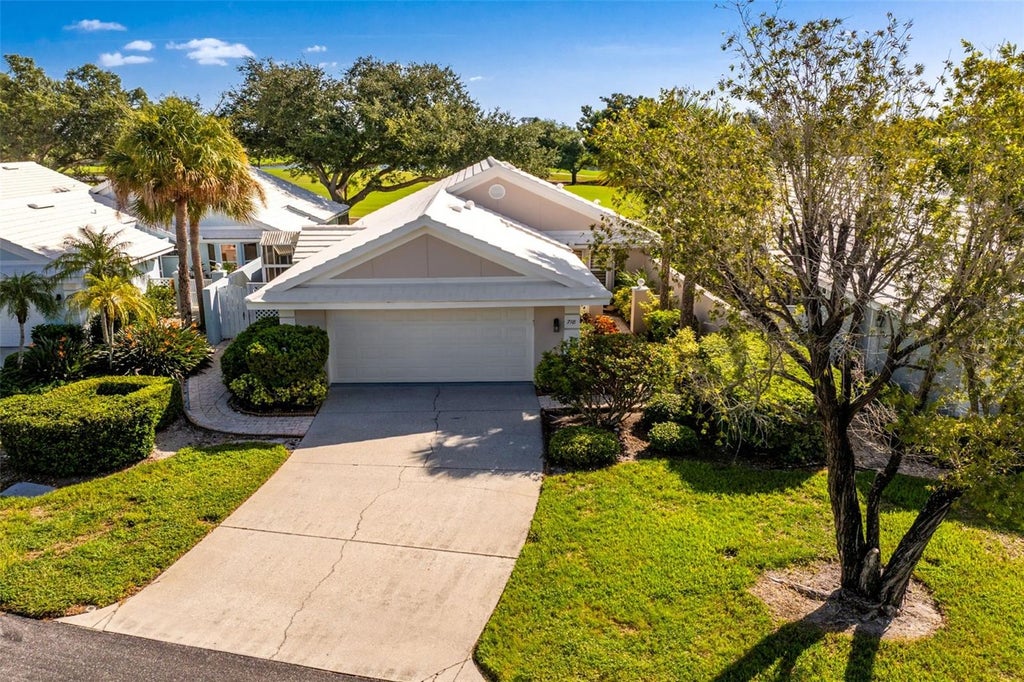 Photo of 718 Brightside Crescent Drive #10, Venice, FL 34293 (MLS # D6148551)