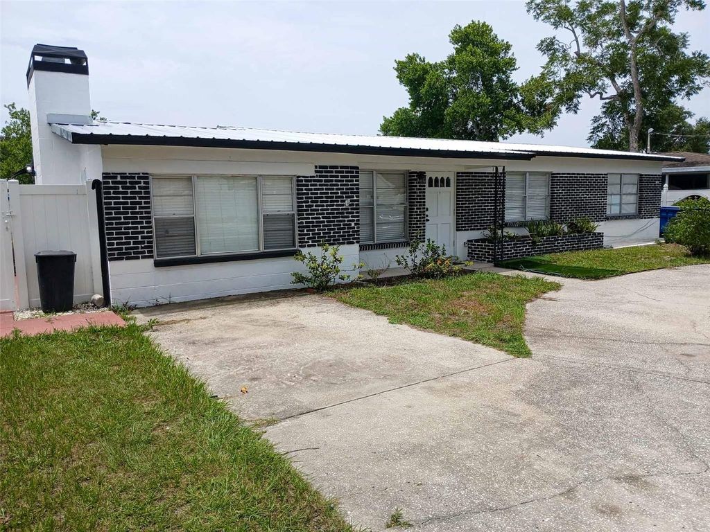 Photo of 3006 W Kirby Street, Tampa, FL 33614 (MLS # TB8416948)
