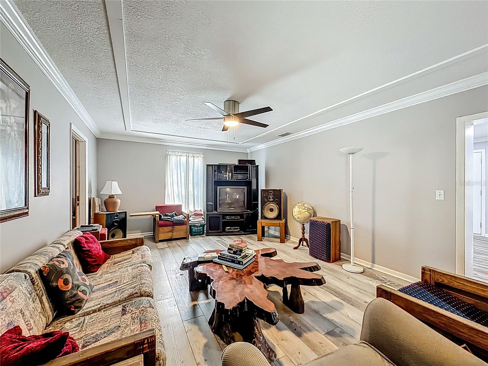 HOWARD RANCH ESTATE - Residential