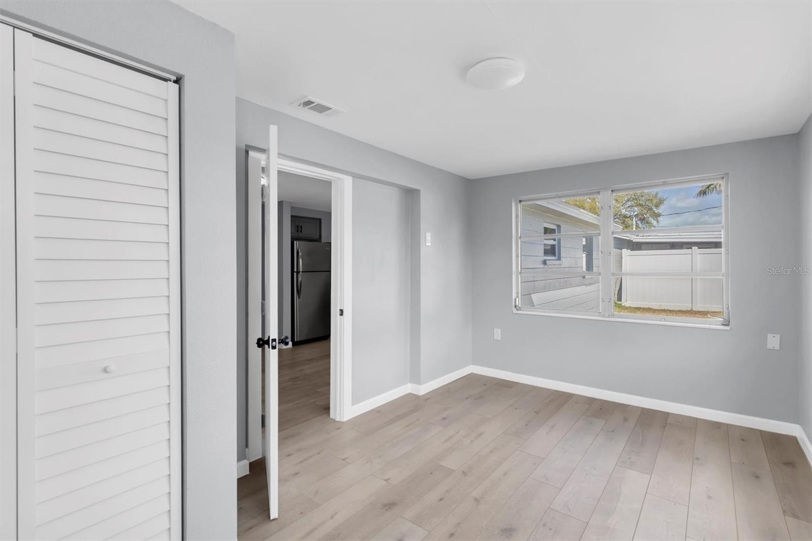 COLONIAL MANOR - Residential