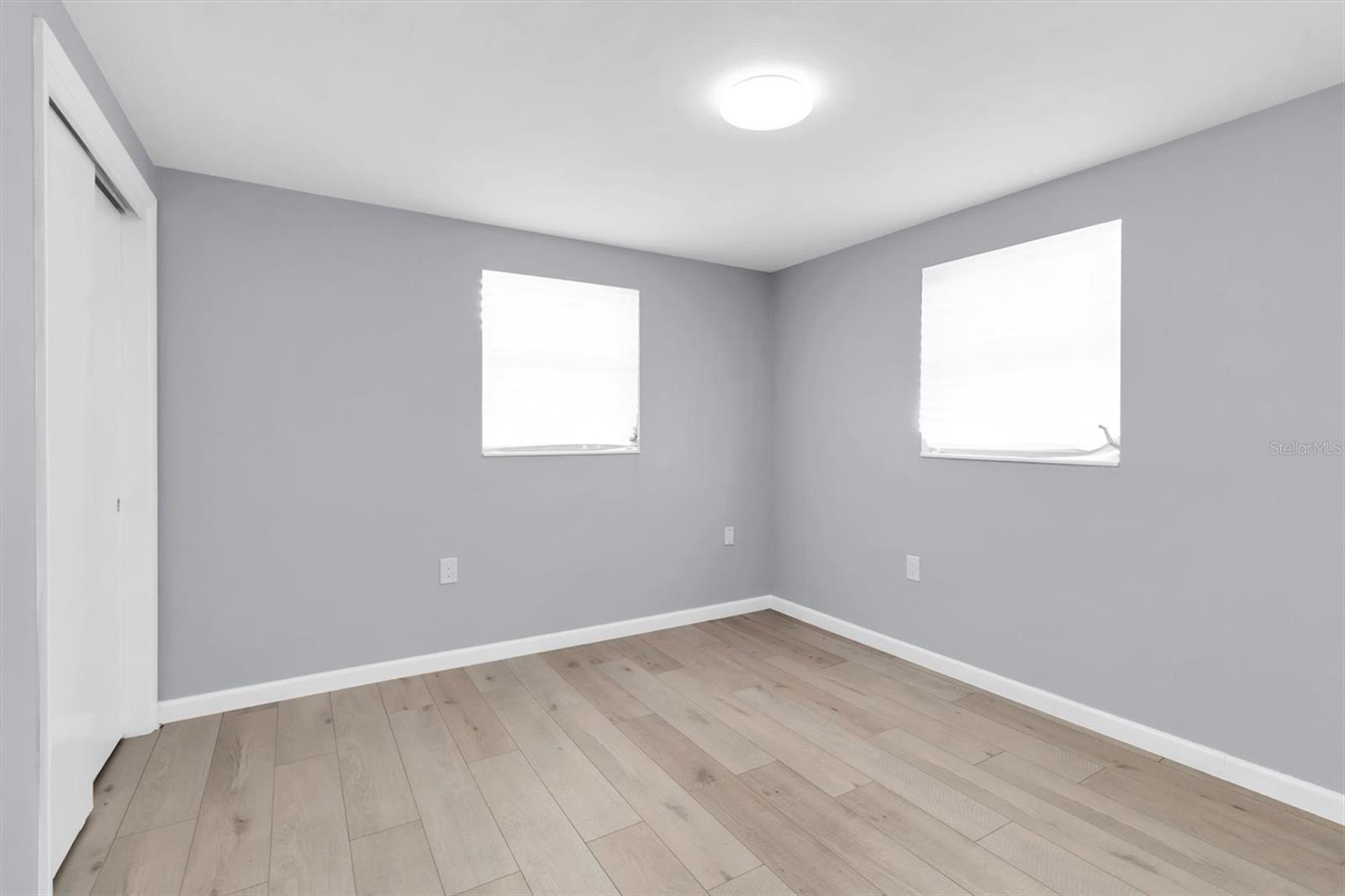 COLONIAL MANOR - Residential