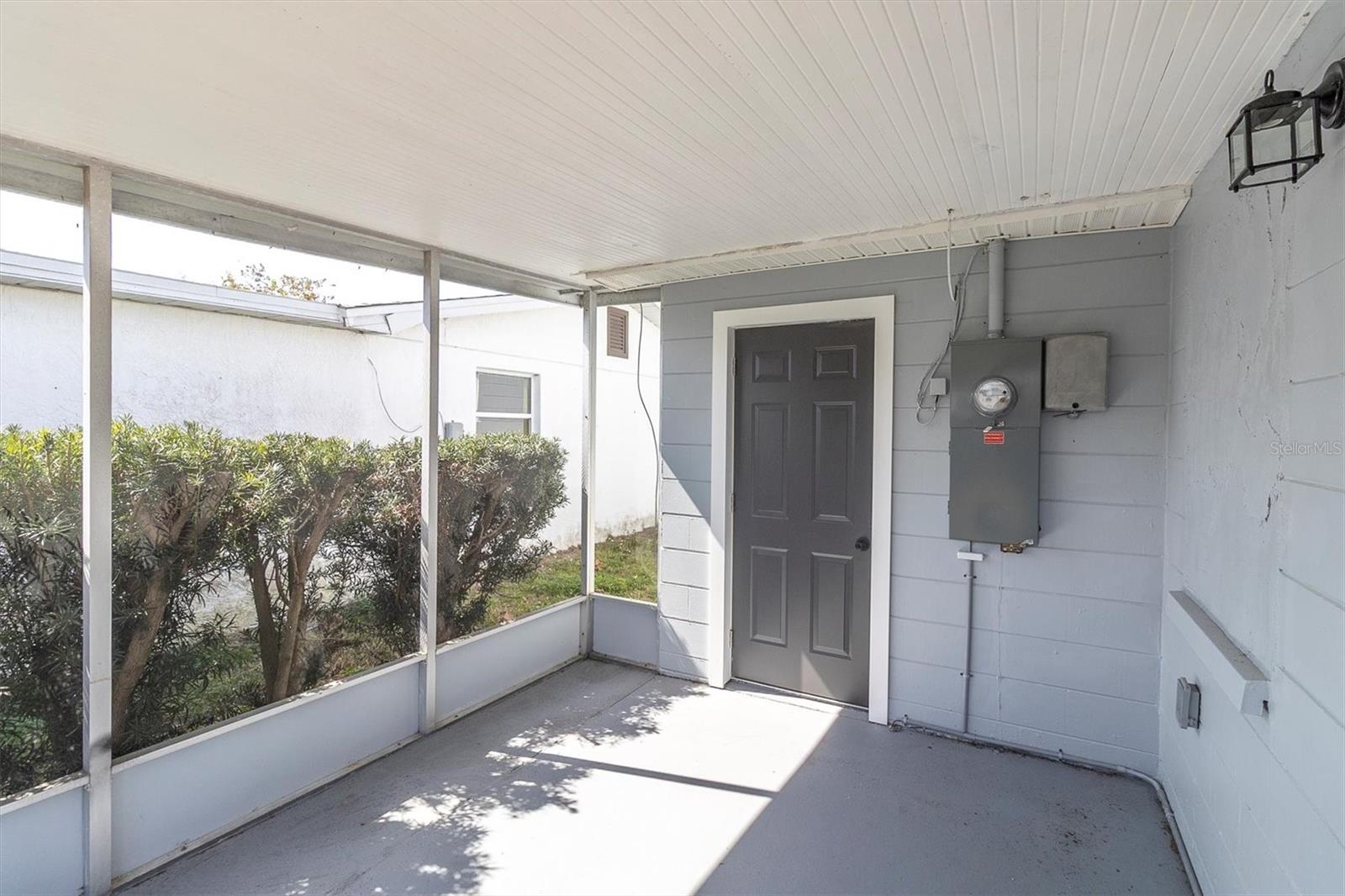 COLONIAL MANOR - Residential