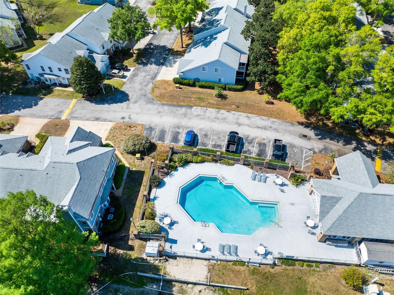 COACH HOMES AT MARINERS VILLAGE - Residential