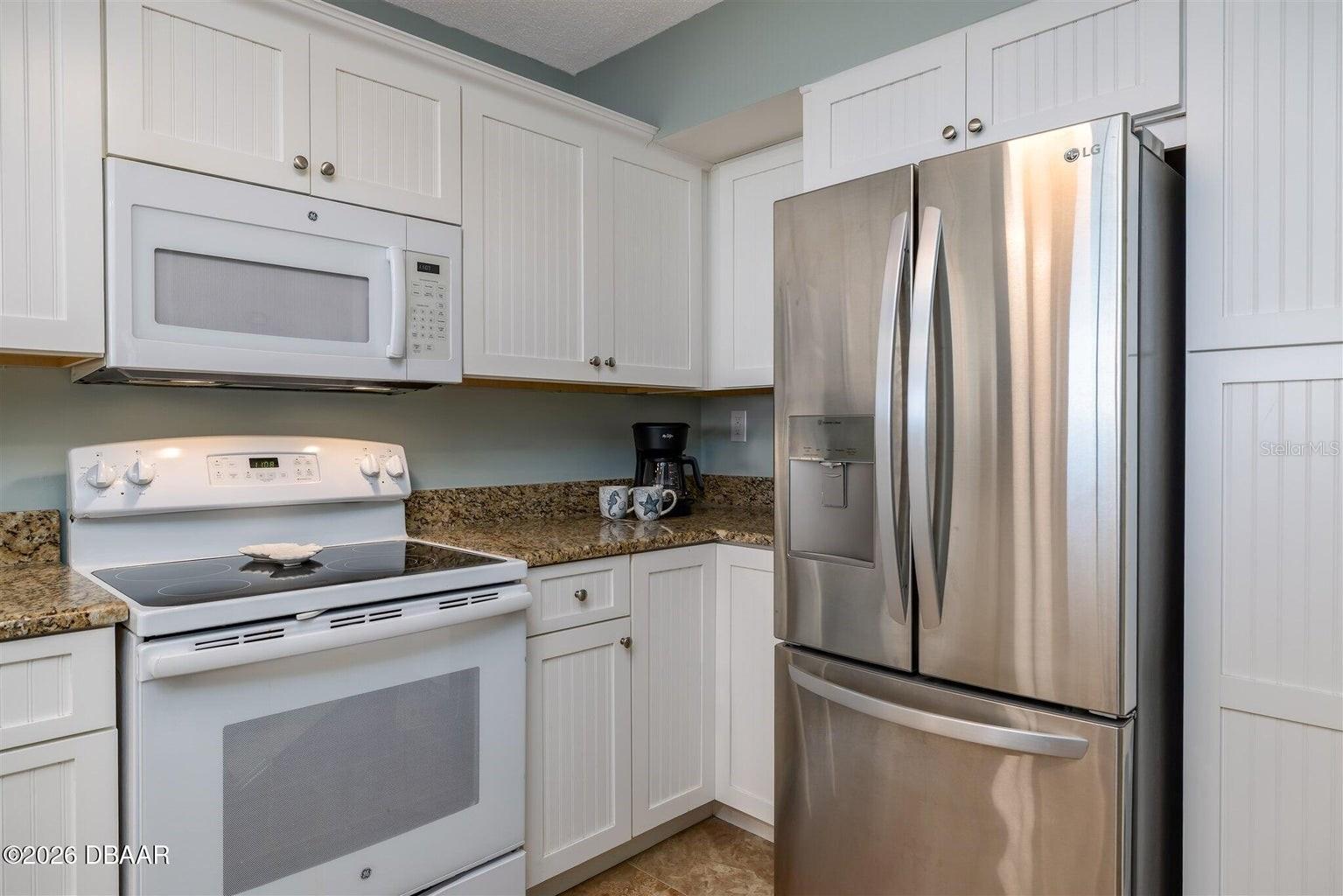 HORIZONS CONDO - Residential