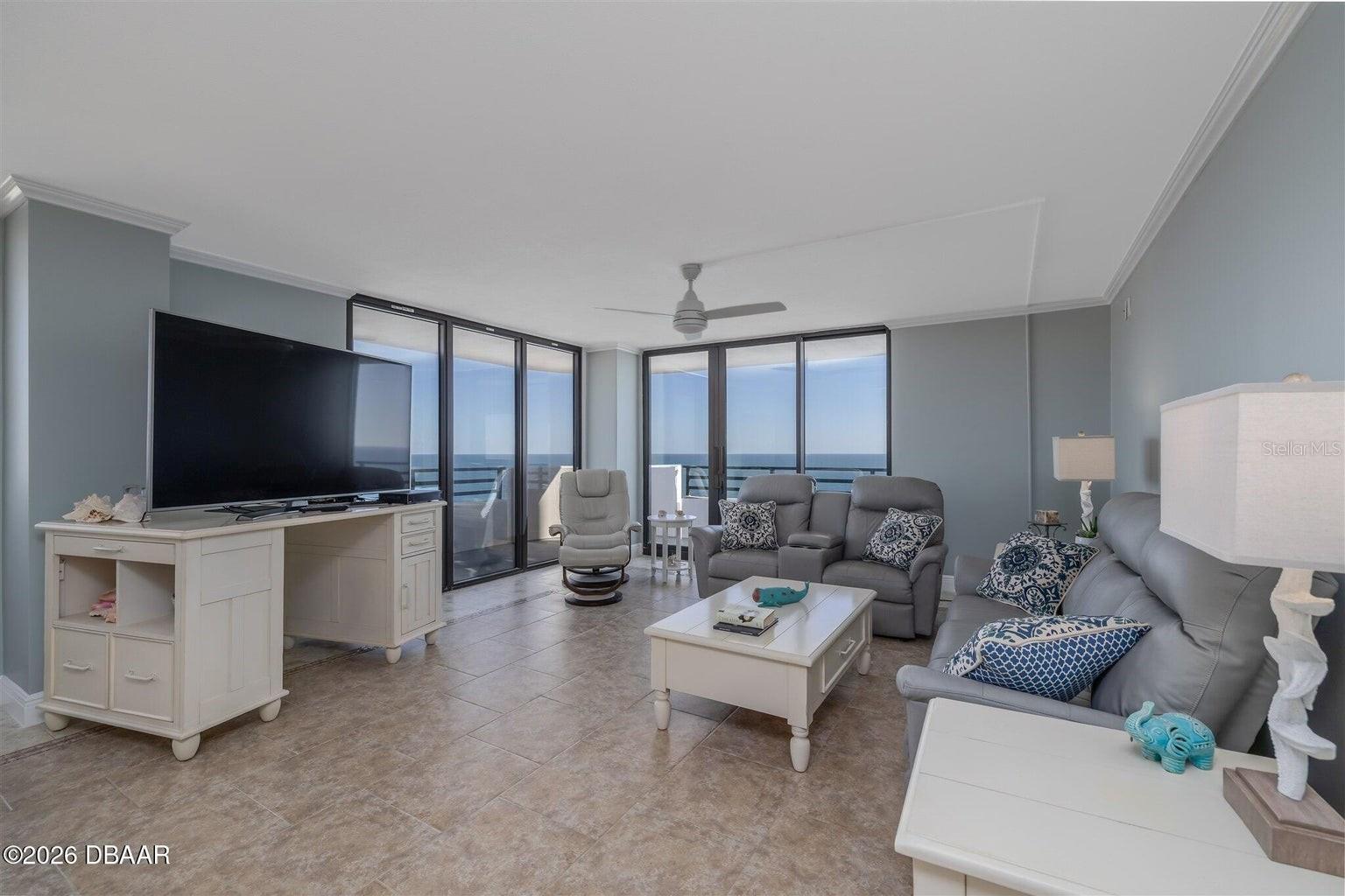 HORIZONS CONDO - Residential