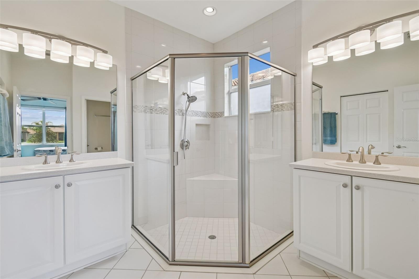 VALENCIA LAKES TR N - Residential