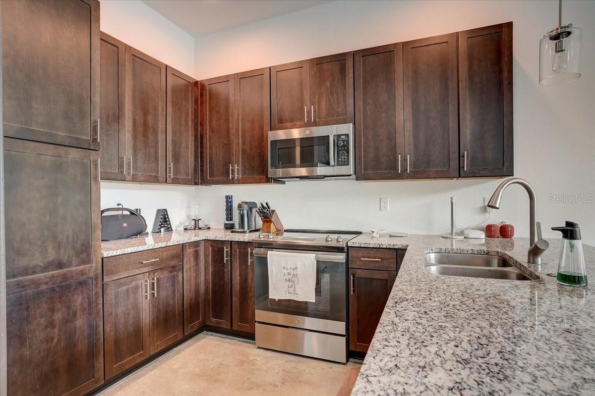 CARROLLWOOD CROSSINGS 2 - Residential