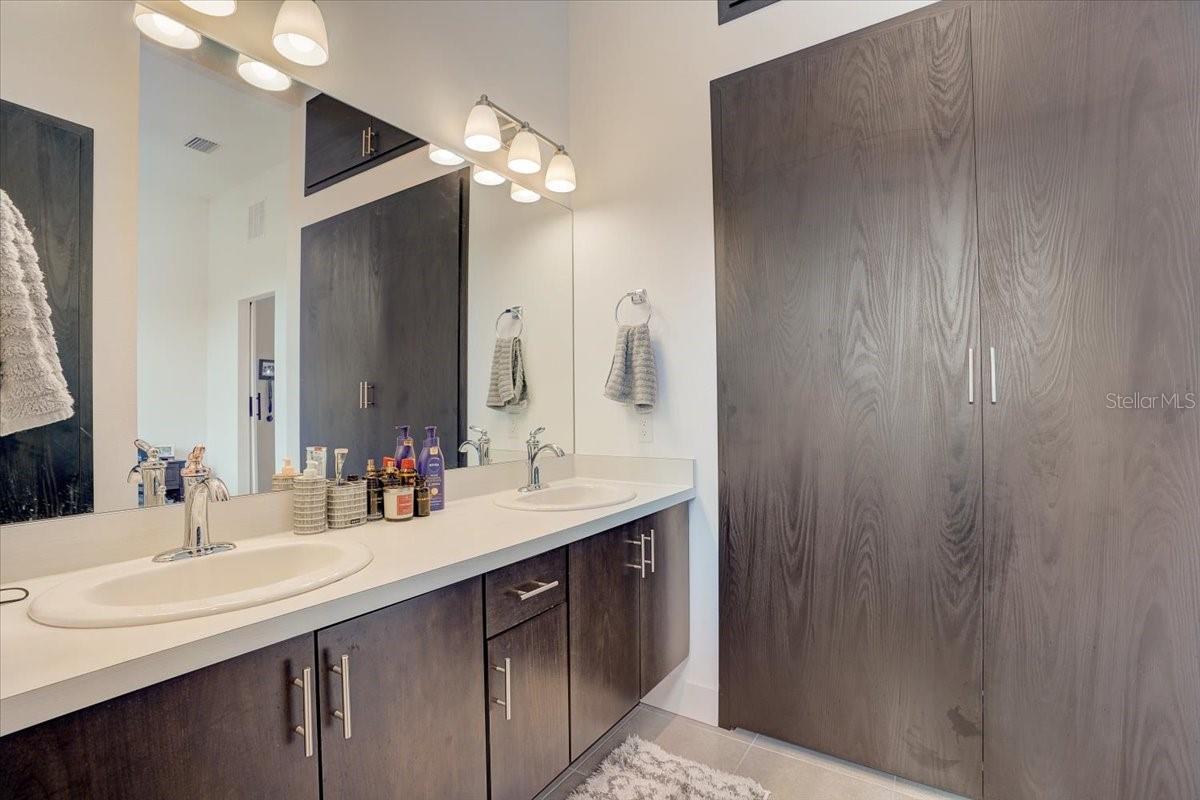 CARROLLWOOD CROSSINGS 2 - Residential