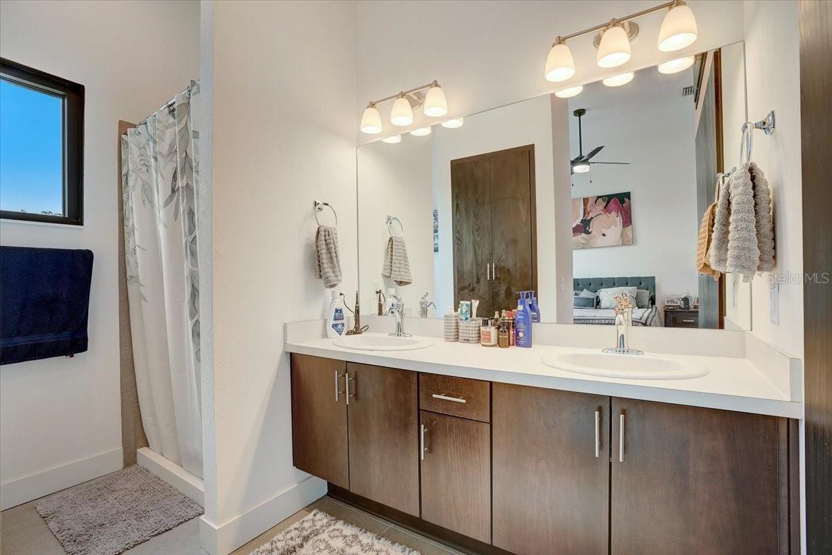 CARROLLWOOD CROSSINGS 2 - Residential