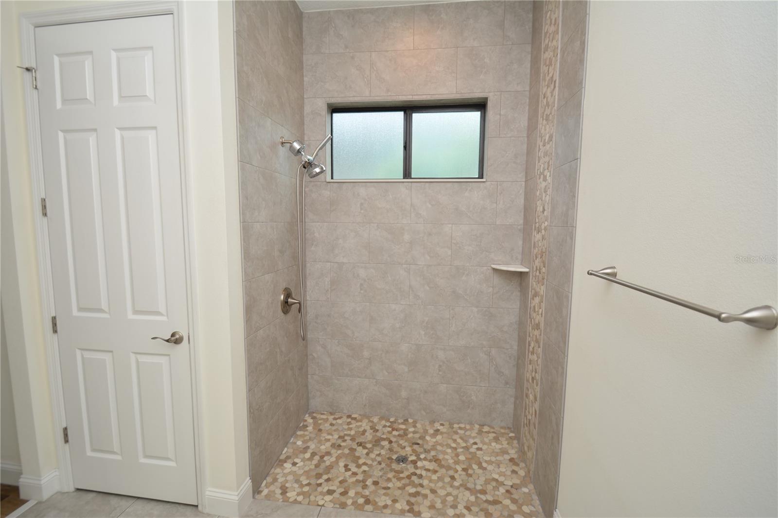 AMERICAN VILLAGE - Residential