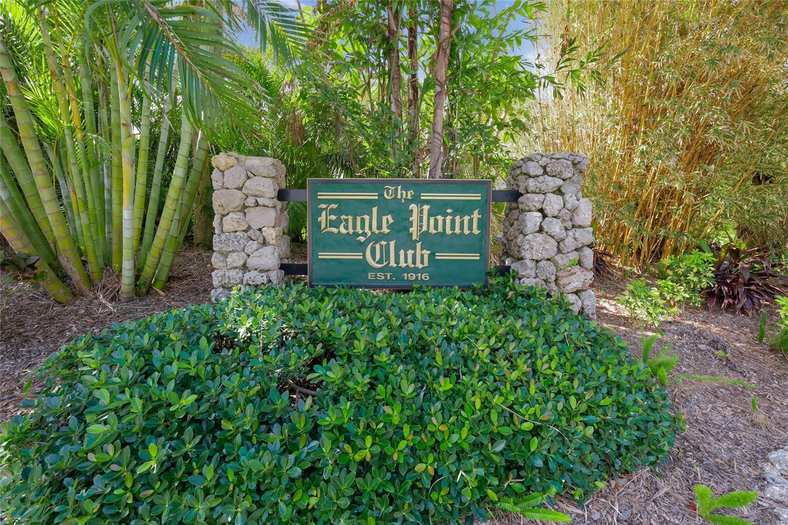 THE EAGLE POINT CLUB - Residential