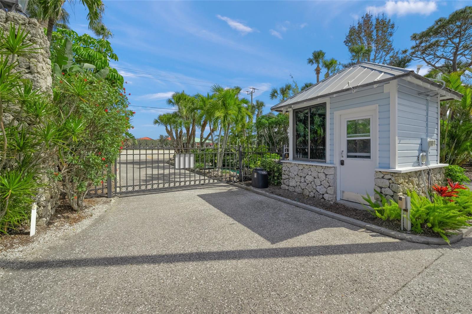 THE EAGLE POINT CLUB - Residential