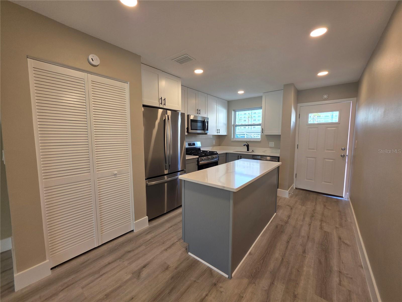 6025 SHORE BOULEVARD S 105
