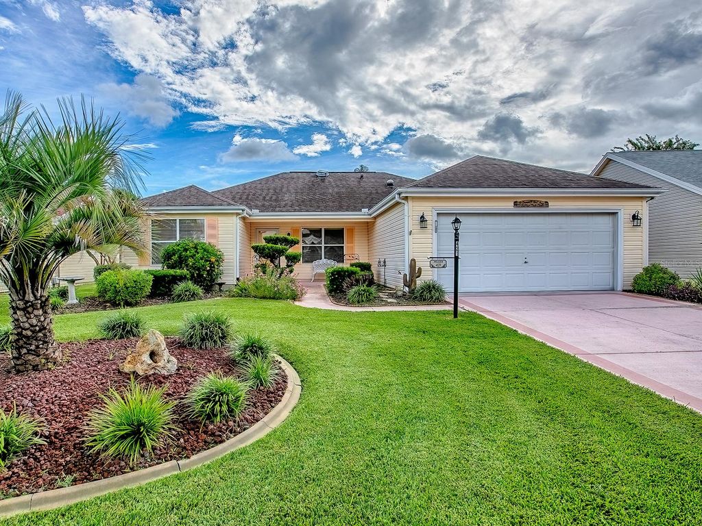 Photo of 421 Aldama Avenue, The Villages, FL 32159 (MLS # G5101240)