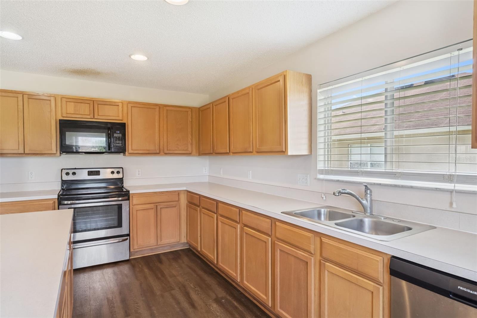 FOUR CORNERS PH 2 - Residential