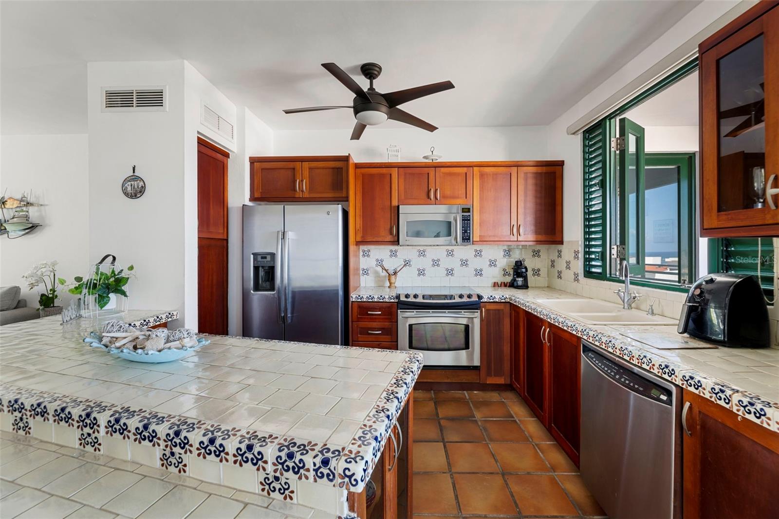 COND.VISTAS DEL CACIQUE - Residential Lease