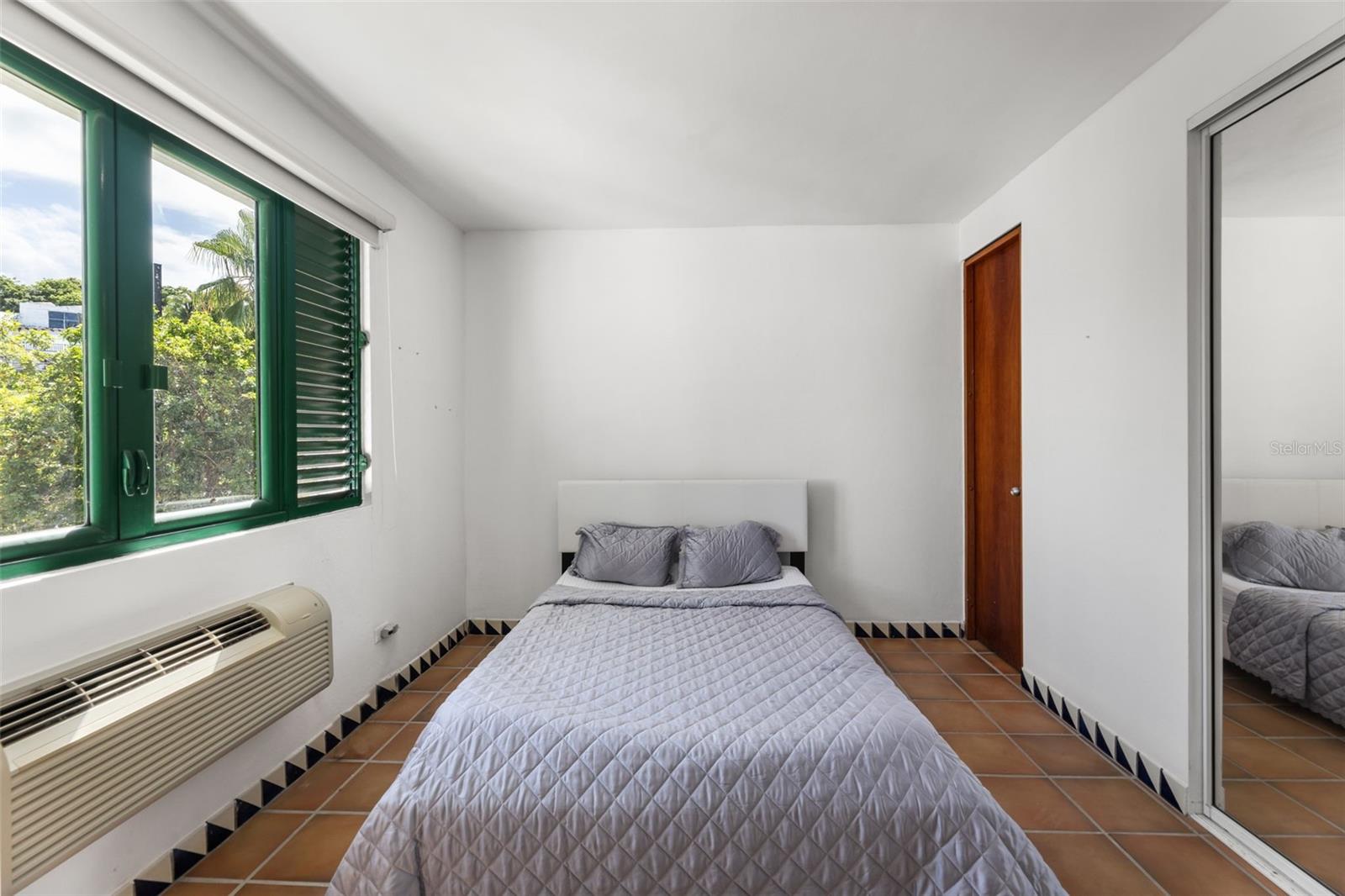 COND.VISTAS DEL CACIQUE - Residential Lease