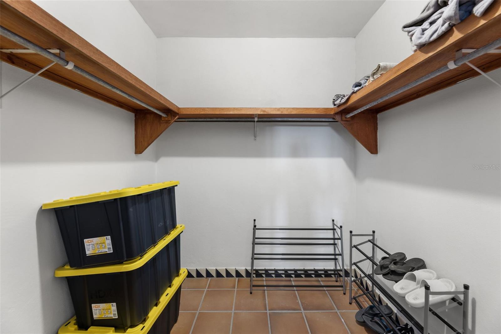 COND.VISTAS DEL CACIQUE - Residential Lease