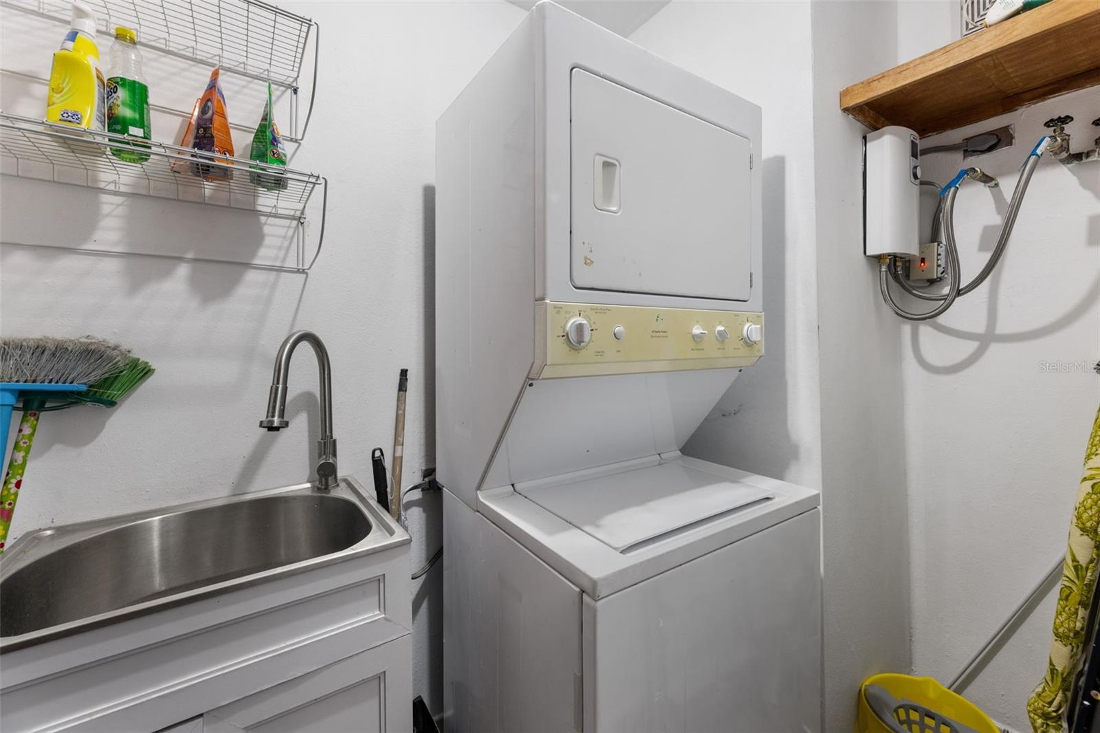 COND.VISTAS DEL CACIQUE - Residential Lease