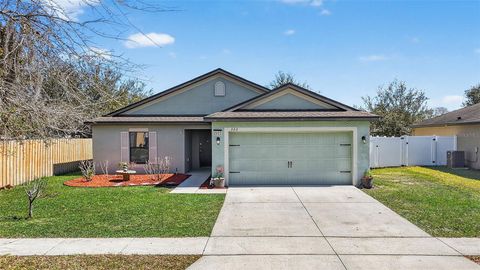 Tiny photo for 2322 Bexley Drive, Tavares, FL 32778 (MLS # G5108956)