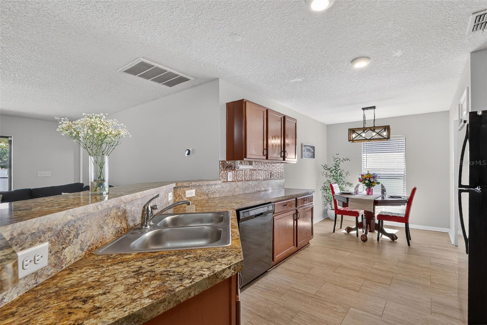 CHELSEA OAKS SOUTH - Residential