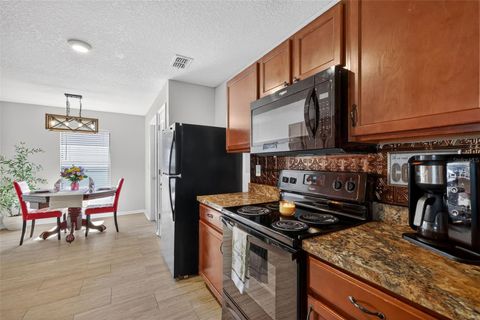 Tiny photo for 2322 Bexley Drive, Tavares, FL 32778 (MLS # G5108956)