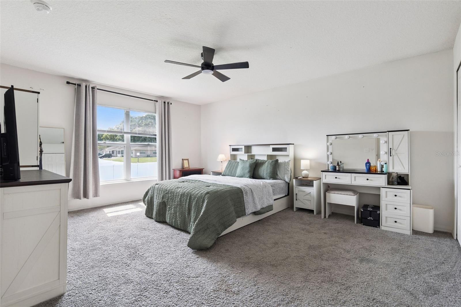 LAKEVIEW RESERVE - Residential