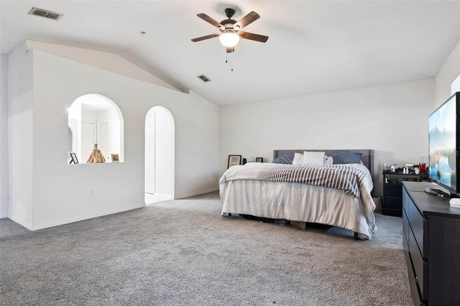 LAKEVIEW RESERVE - Residential