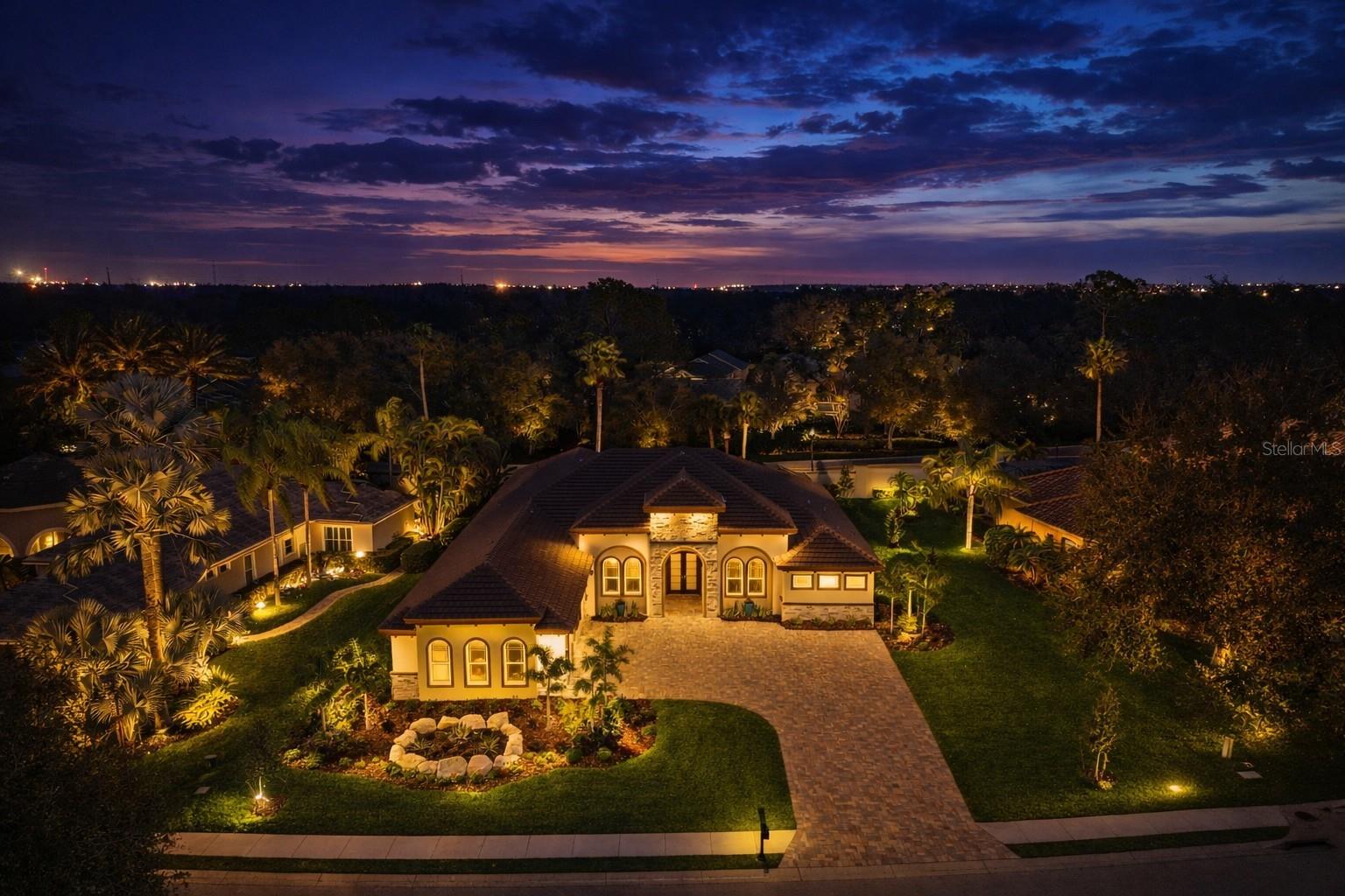 CHAMPIONS CLUB - Residential