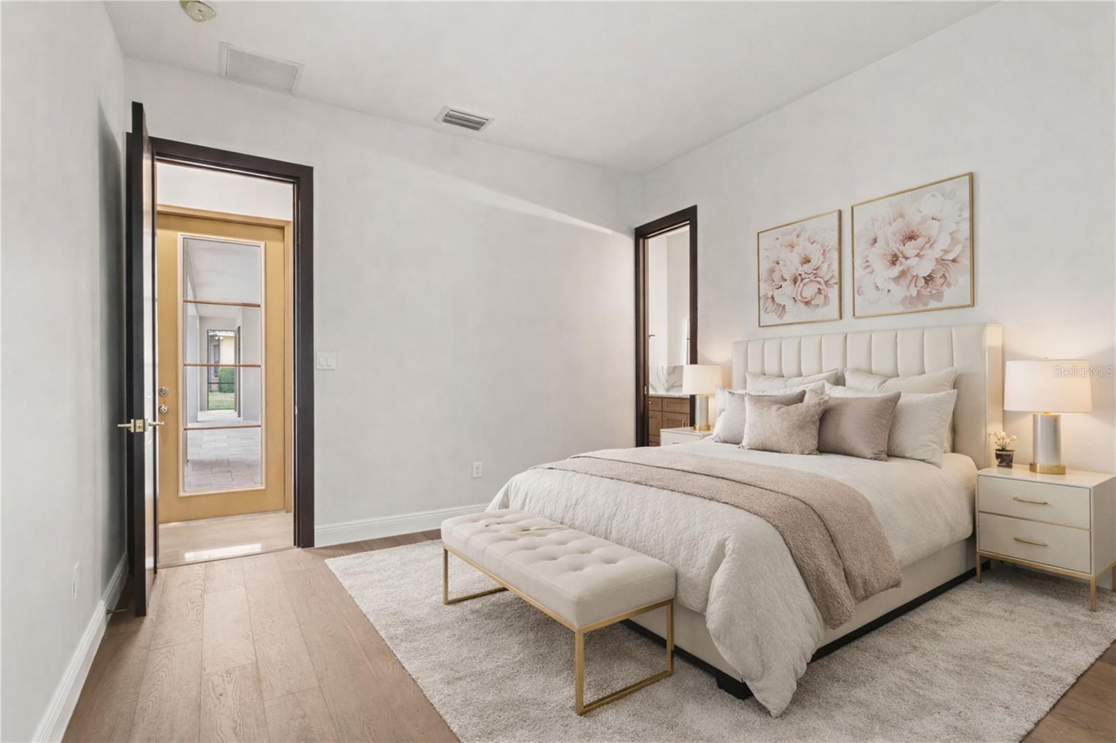 CHAMPIONS CLUB - Residential