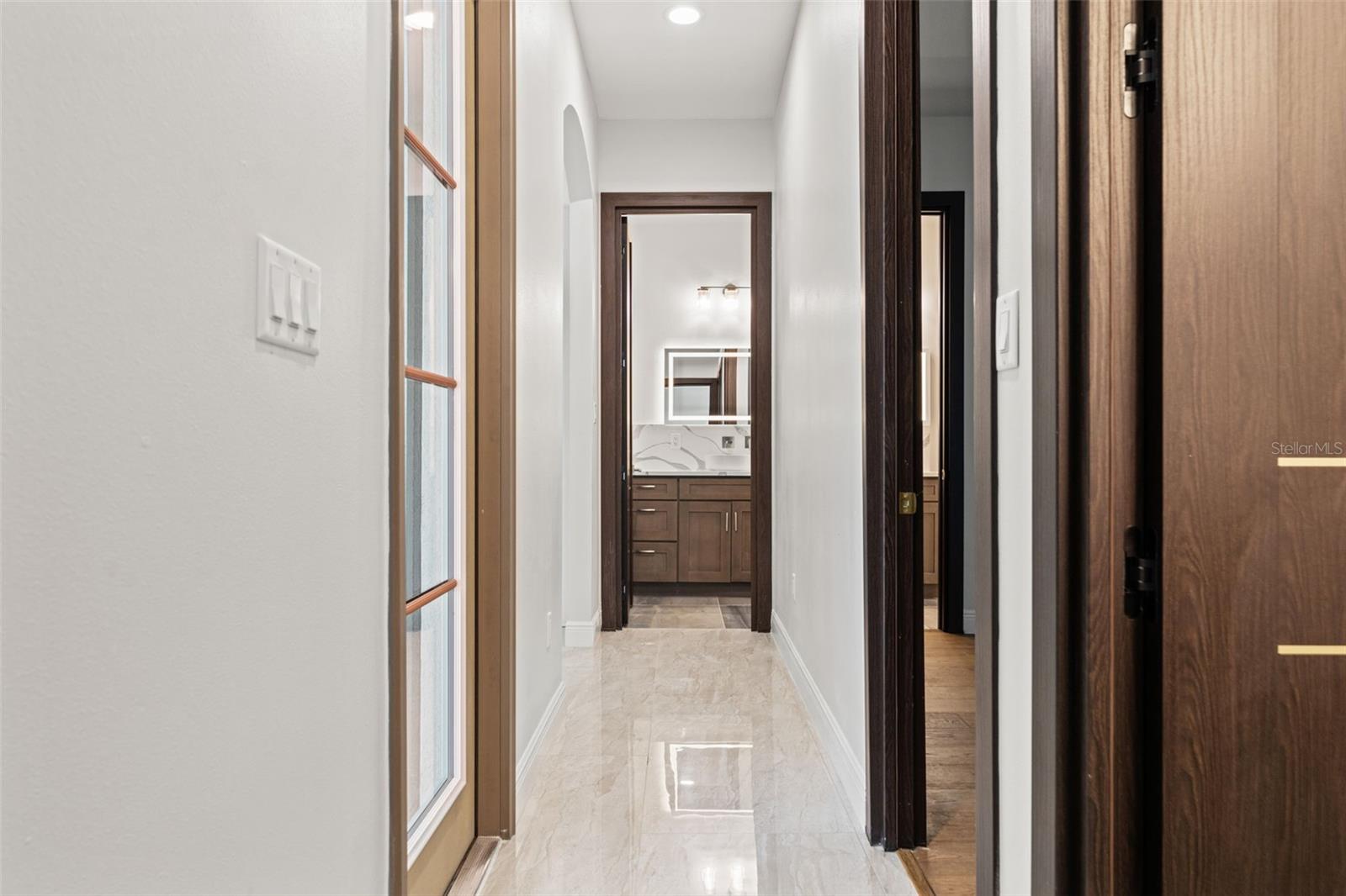 CHAMPIONS CLUB - Residential