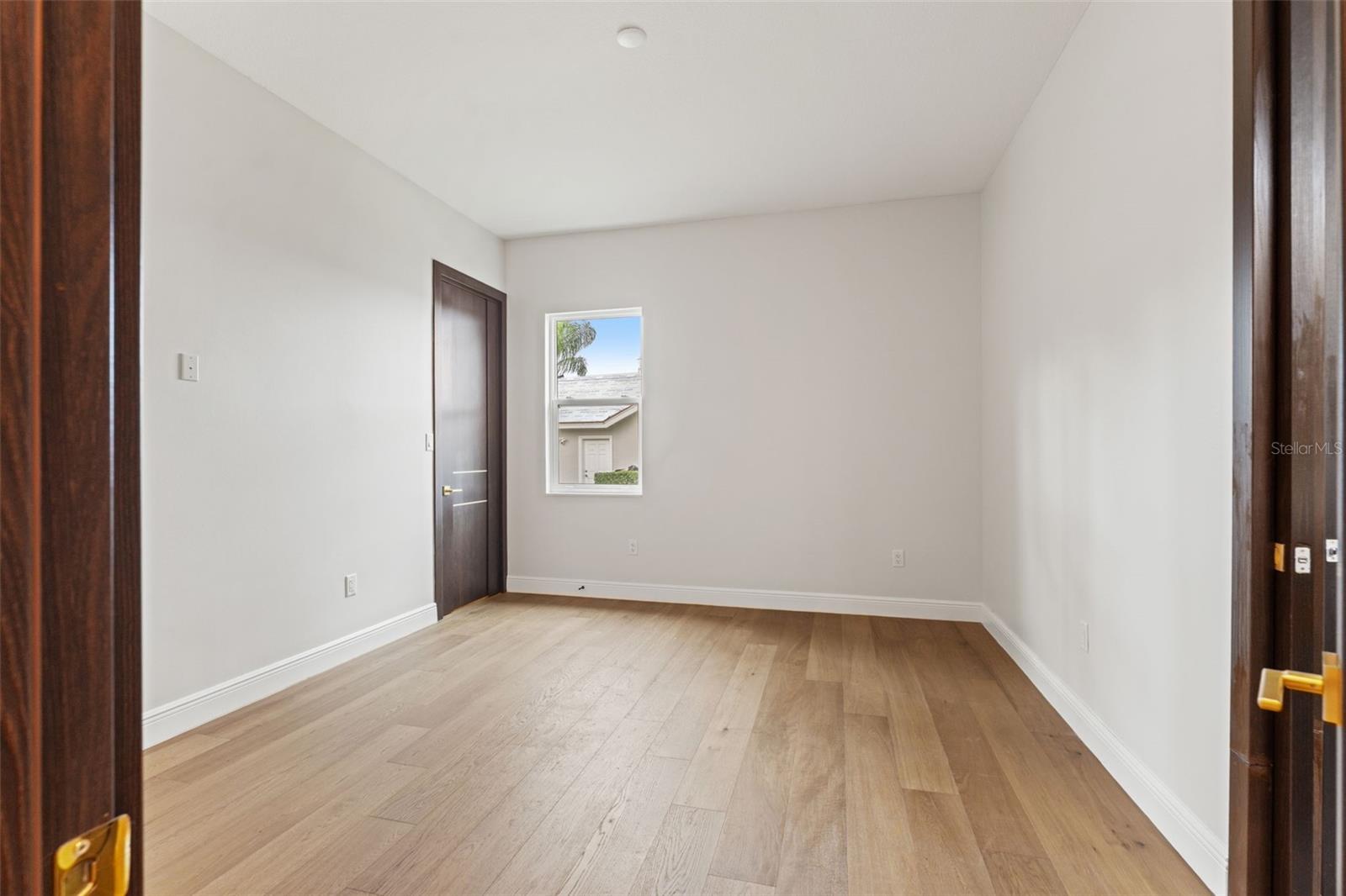 CHAMPIONS CLUB - Residential