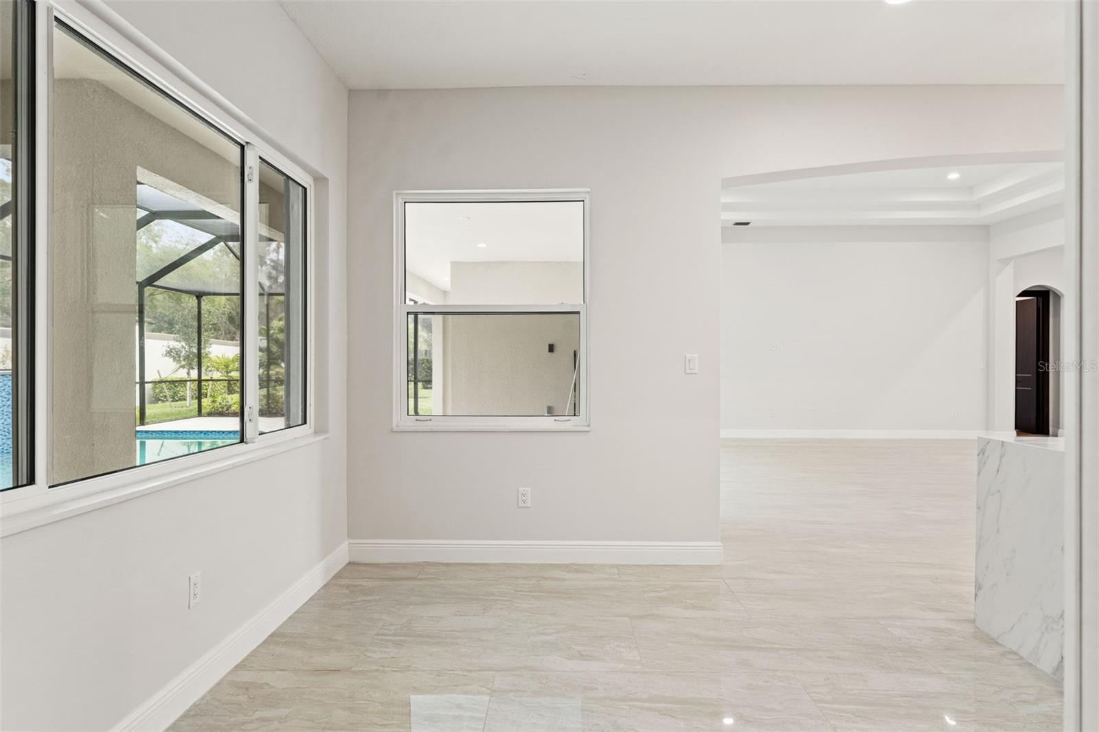 CHAMPIONS CLUB - Residential