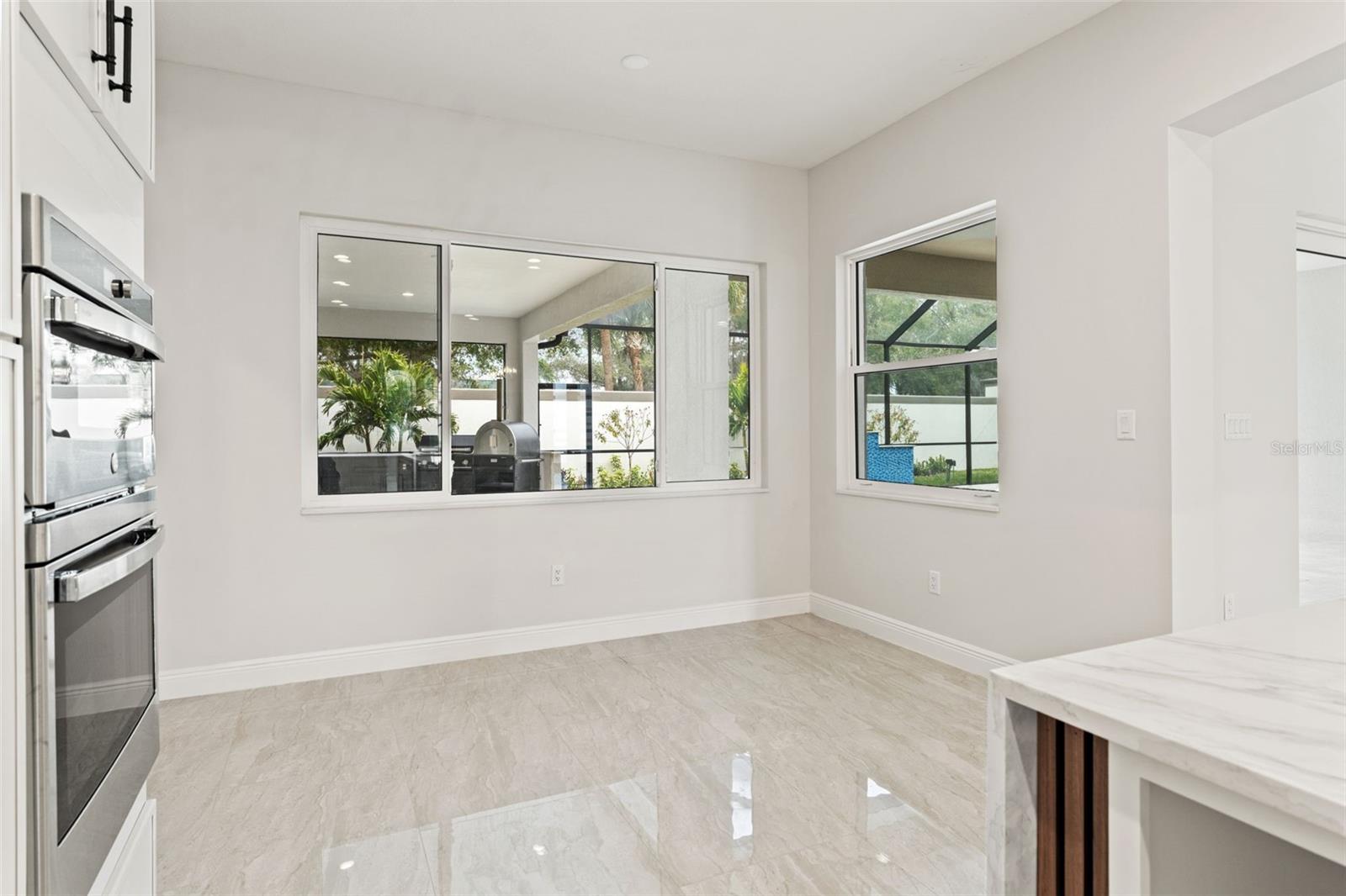 CHAMPIONS CLUB - Residential