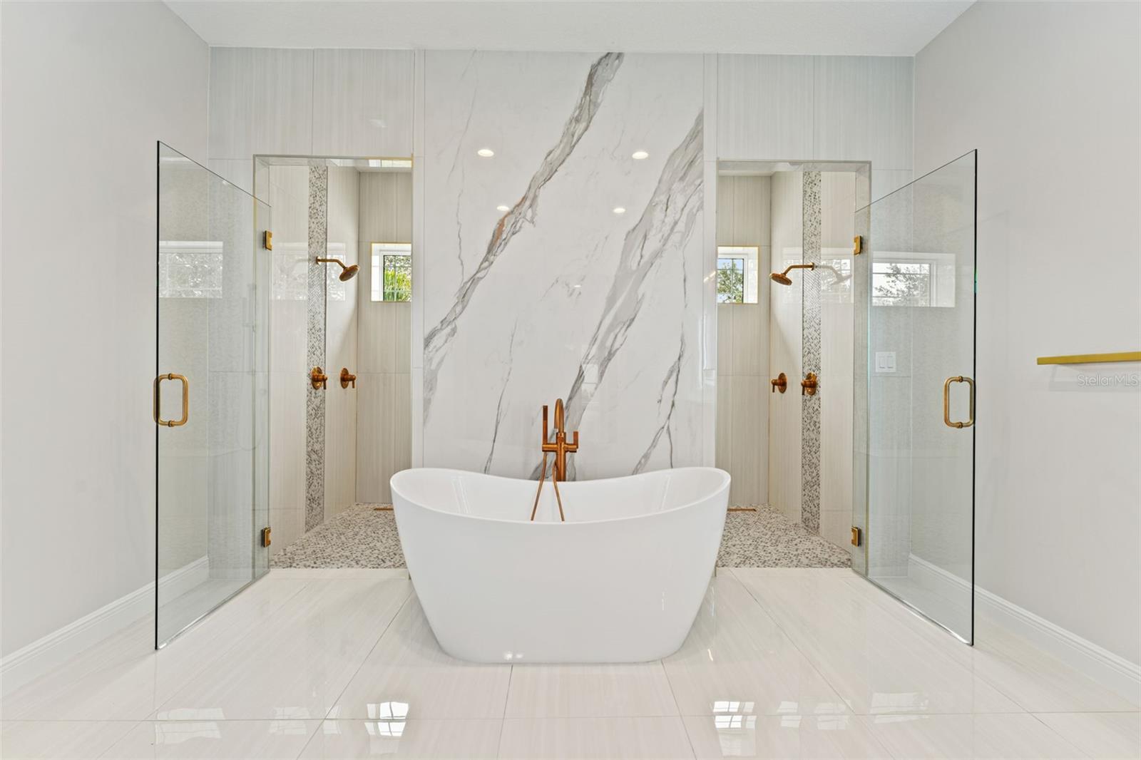 CHAMPIONS CLUB - Residential