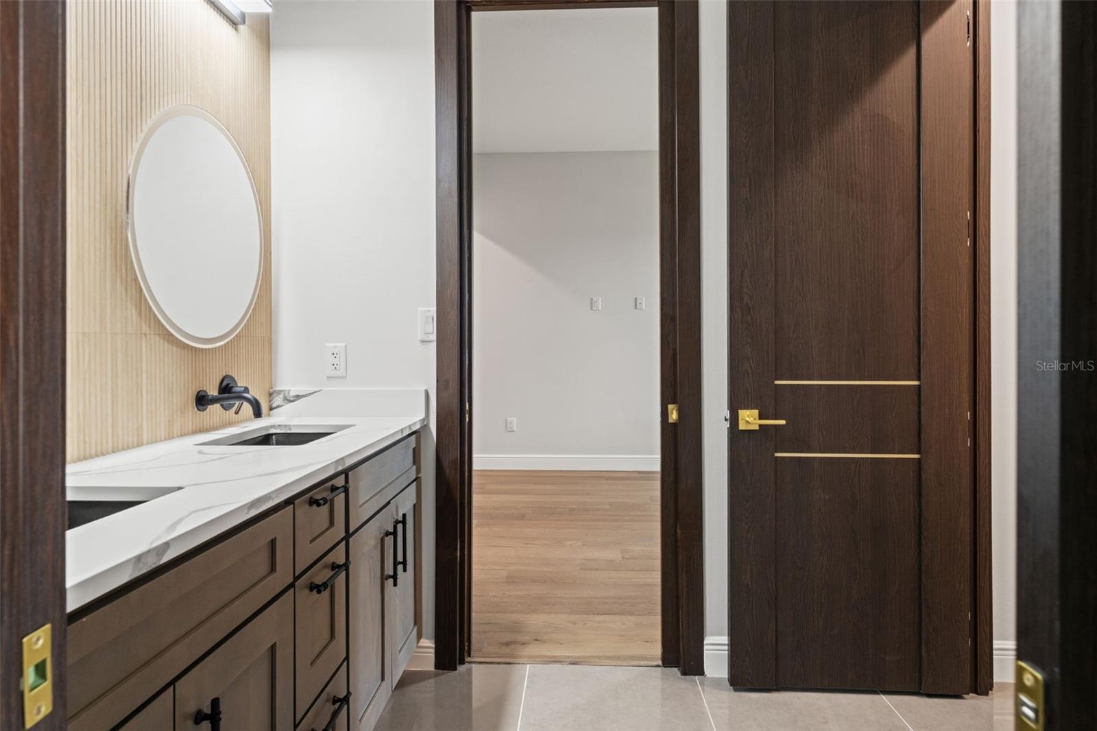 CHAMPIONS CLUB - Residential