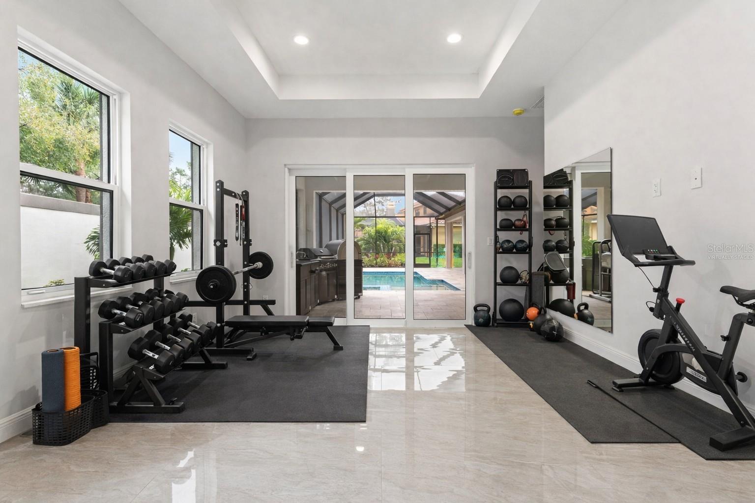 CHAMPIONS CLUB - Residential