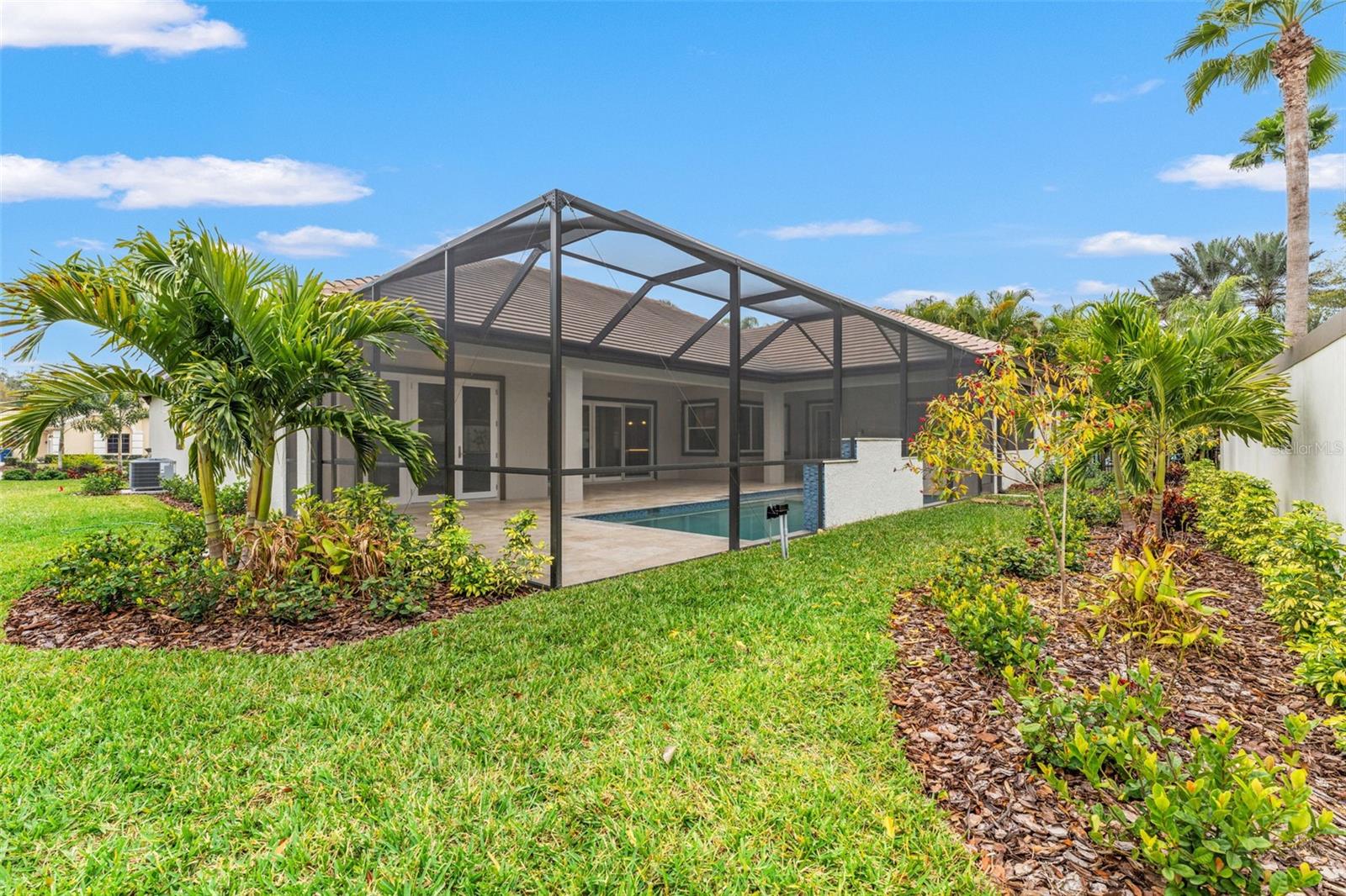 CHAMPIONS CLUB - Residential