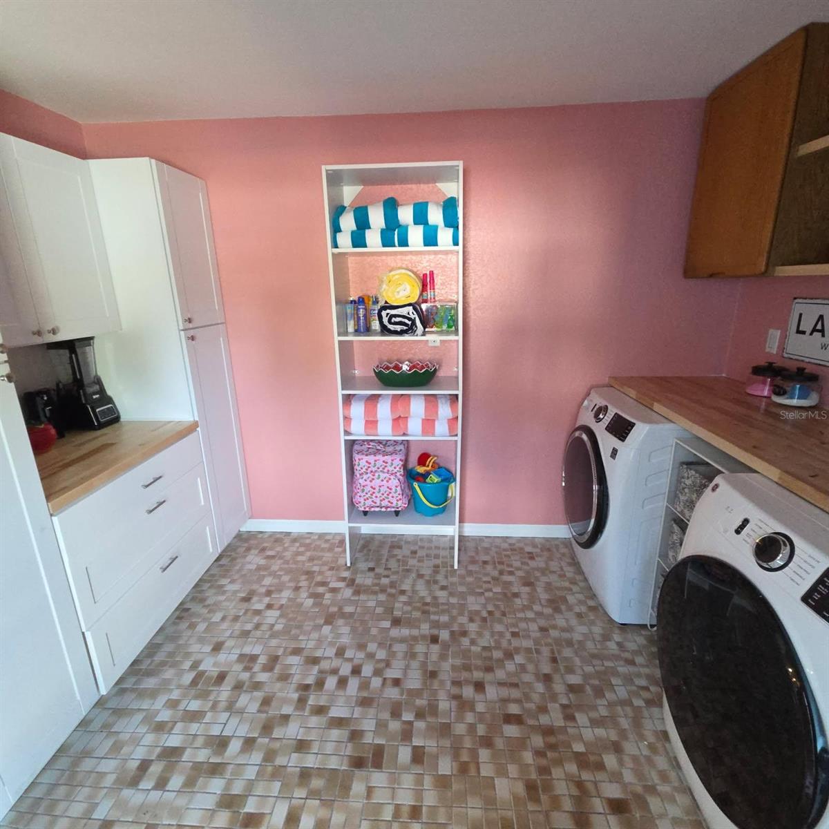 ST PETERSBURG BEACH NORTH UNIT 7 - Residential