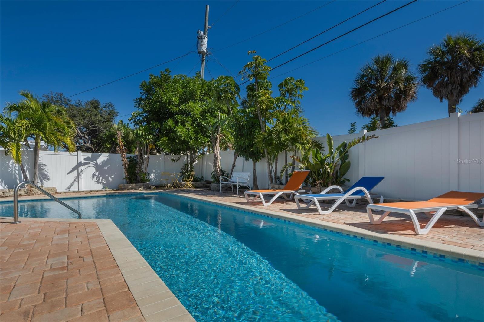 ST PETERSBURG BEACH NORTH UNIT 7 - Residential