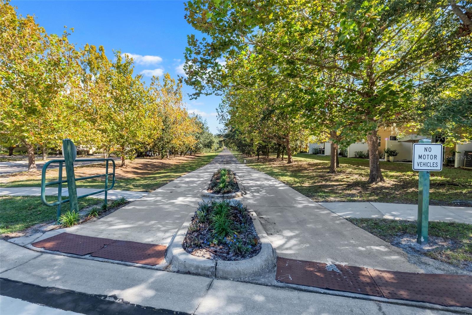 CLAYTON CROSSING TWNHMS - Residential