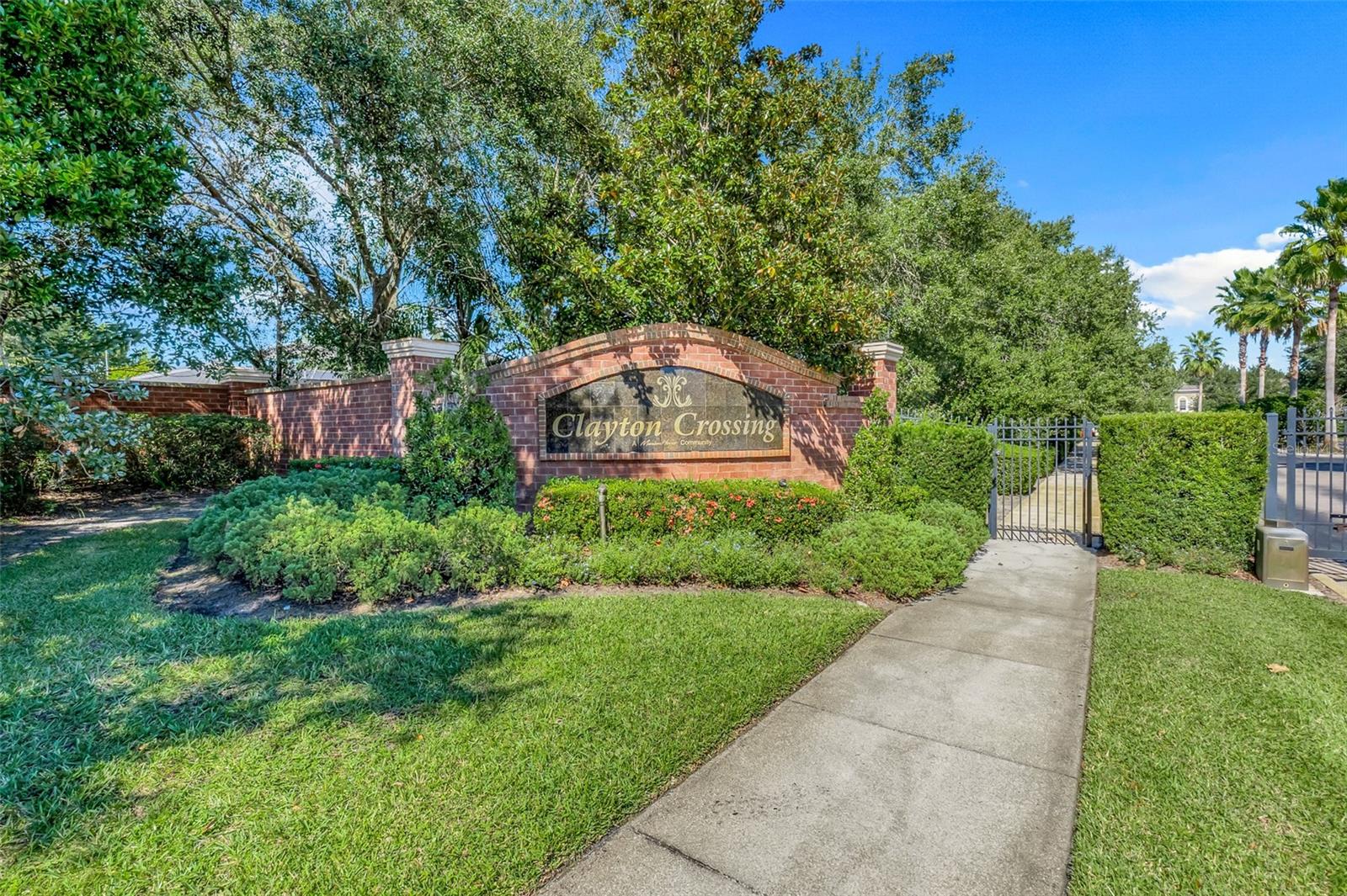 CLAYTON CROSSING TWNHMS - Residential