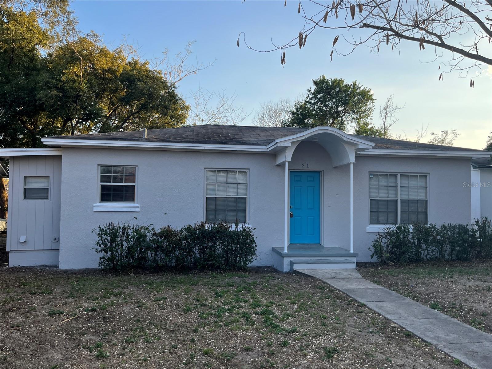 Welcome to your cozy Florida retreat! This delightful 2-bedroom home features an adorable kitchen perfect for whipping up your favorite meals, plus a convenient laundry room to make daily living a breeze. Nestled in a central location, you're just minutes from scenic parks, local dining gems, and vibrant shopping spots. Whether you're starting out or settling down, this home offers comfort, charm, and unbeatable convenience