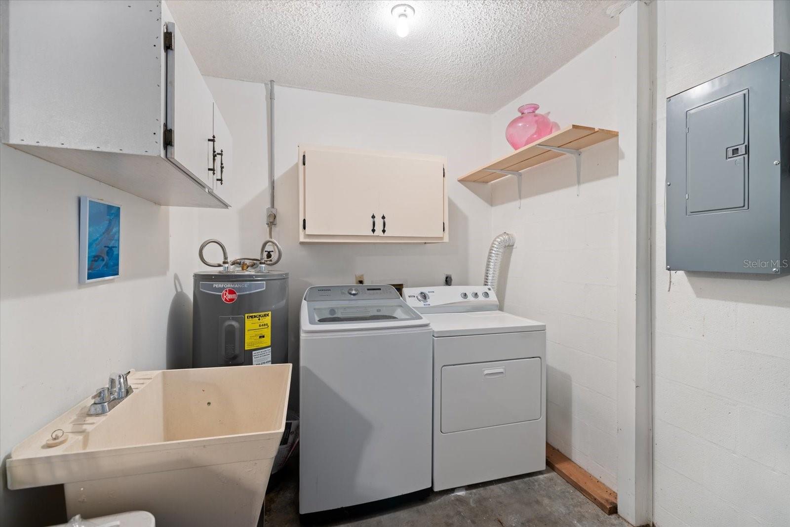 SOUTH VENICE - Residential