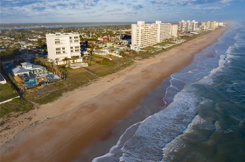 A home in DAYTONA BEACH