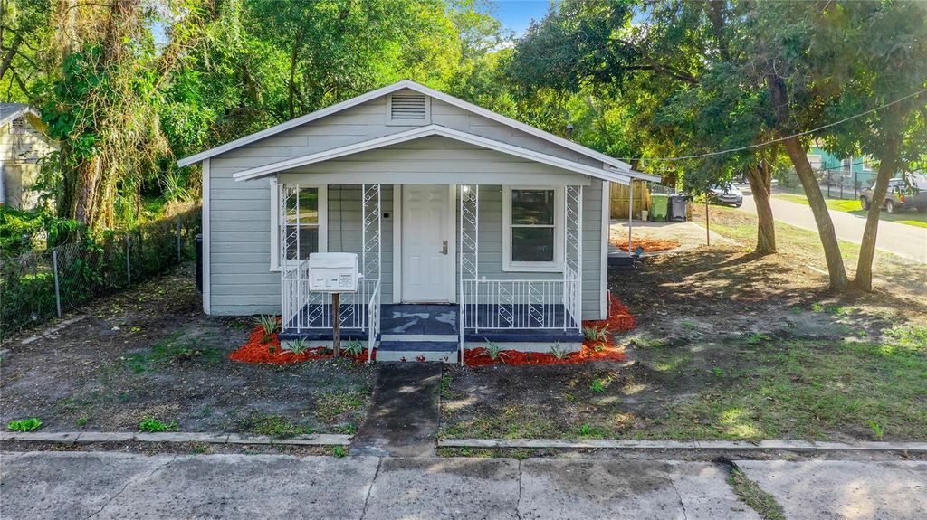Photo of 2101 E Ellicott Street, Tampa, FL 33610 (MLS # TB8403486)