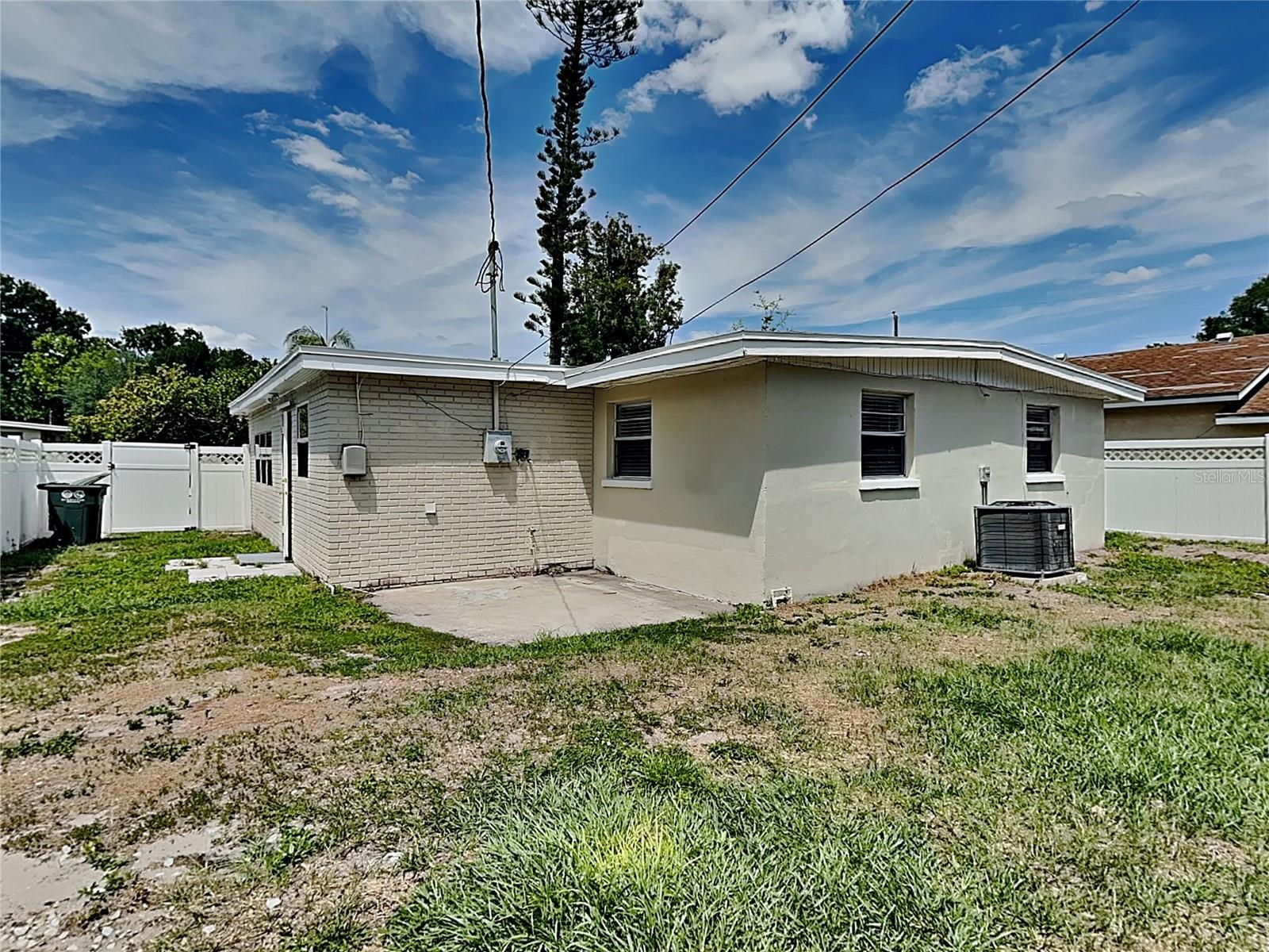 SHADOWLAWN - Residential Lease