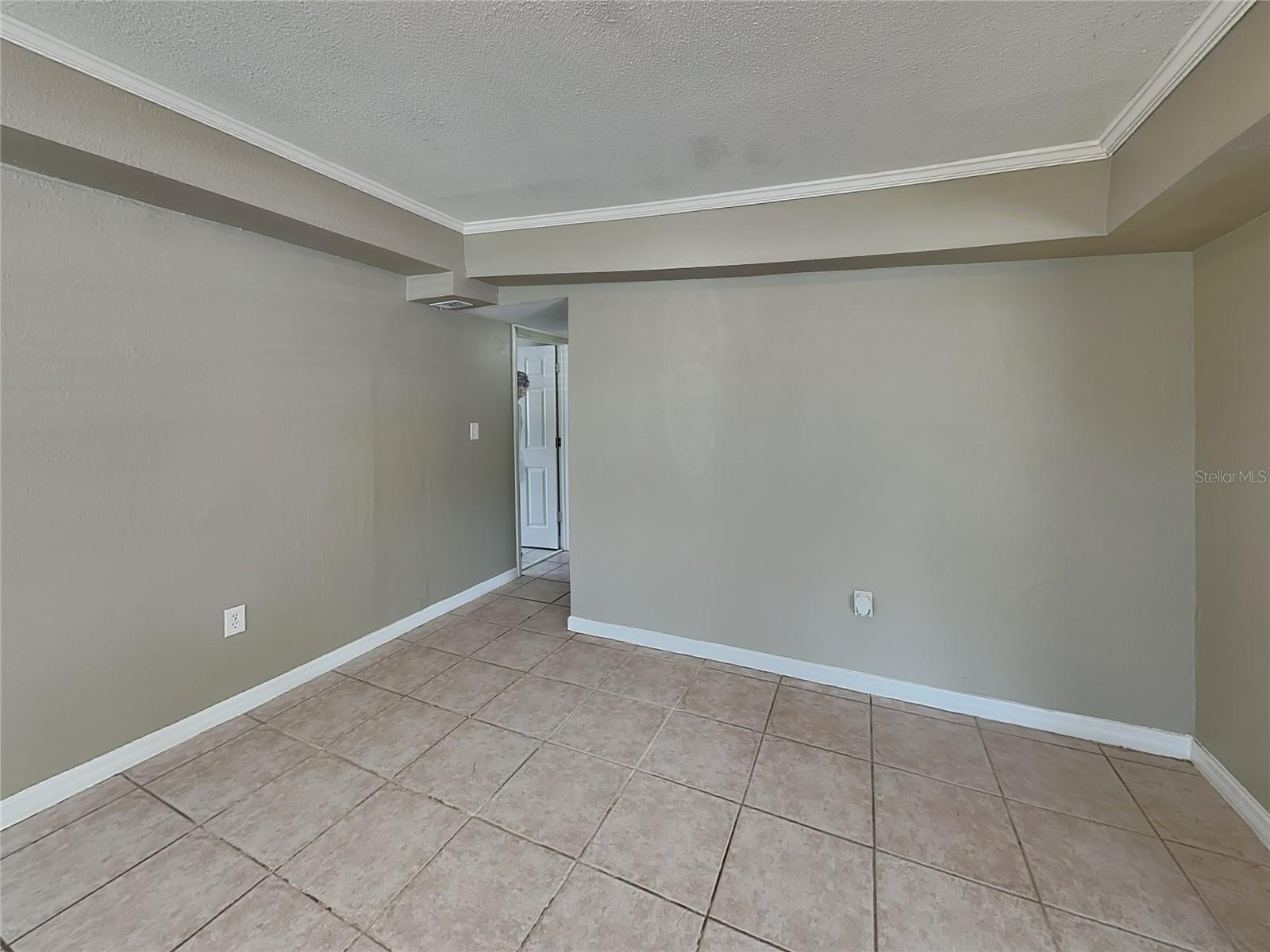 SHADOWLAWN - Residential Lease