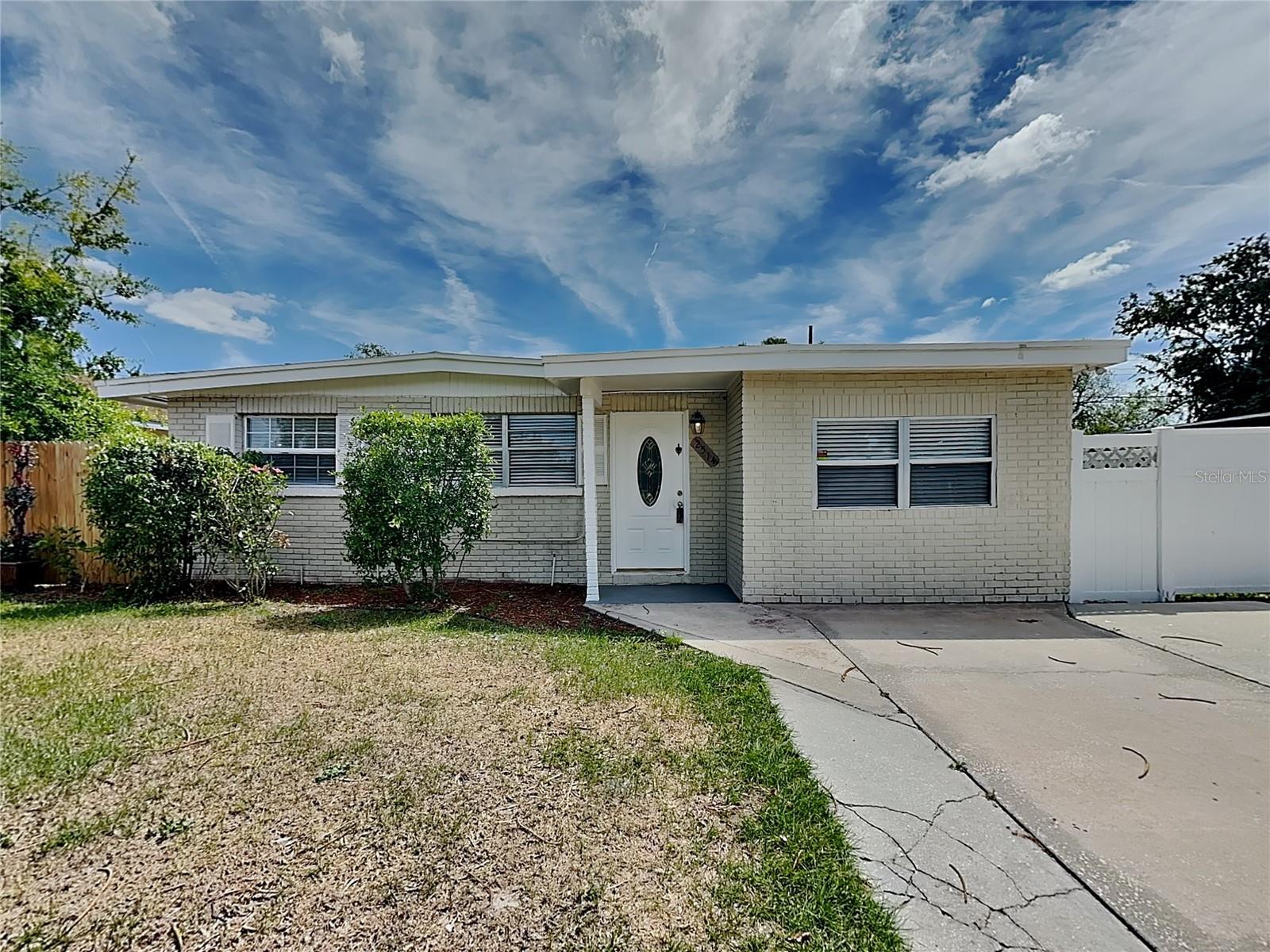 SHADOWLAWN - Residential Lease