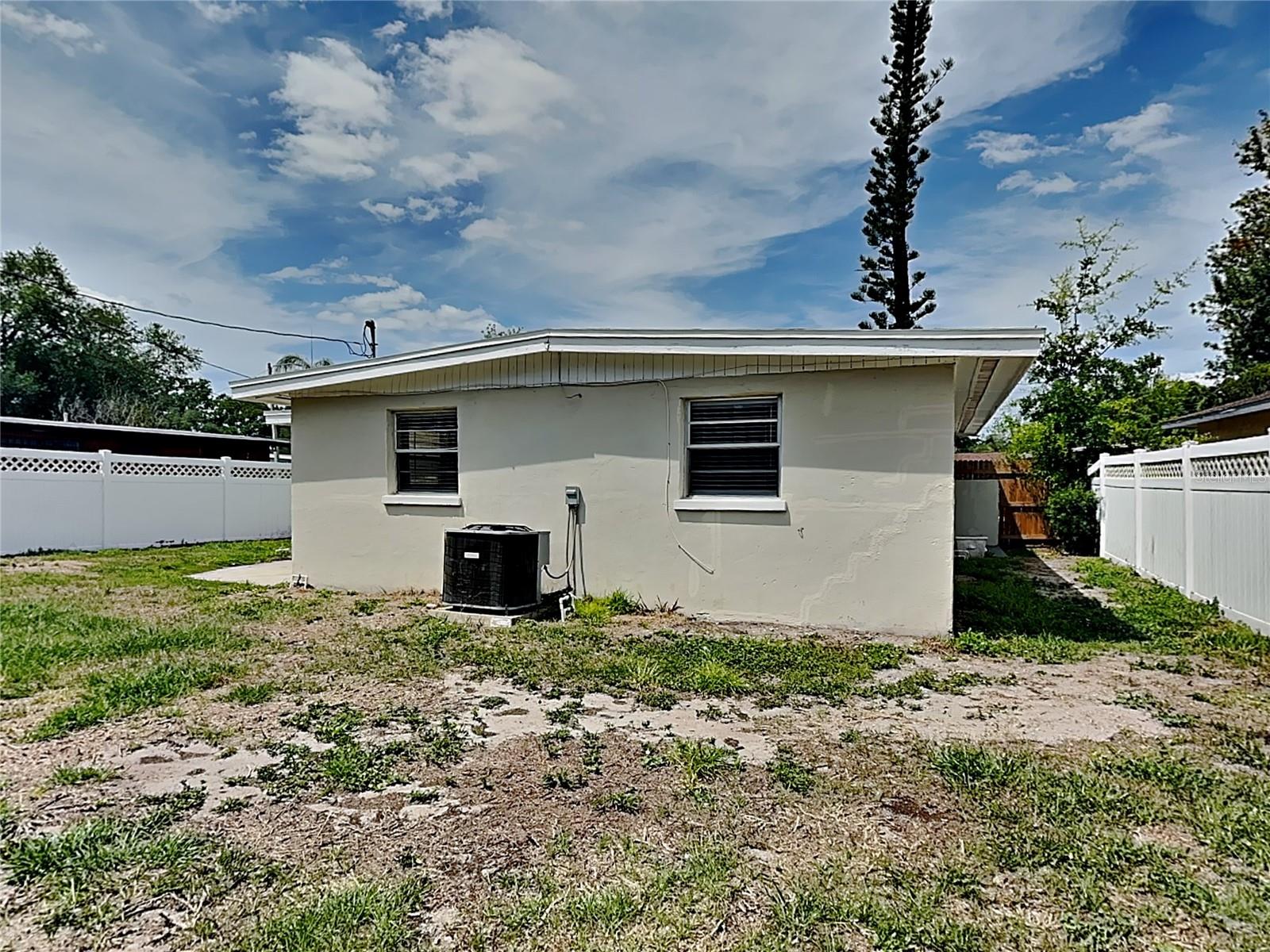 SHADOWLAWN - Residential Lease
